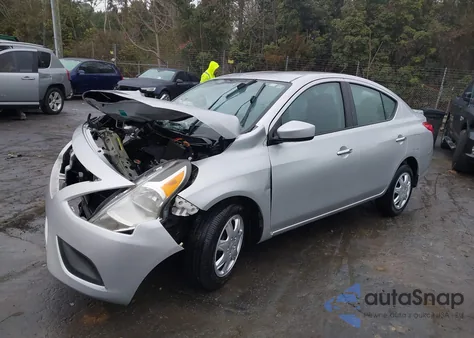 2015 Nissan Versa 1.6 Sv z USA, uszkodzony, nr VIN 3N1CN7AP3FL823667